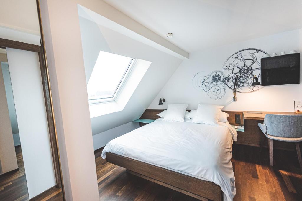 Двухместный (Улучшенный номер с кроватью размера «king-size»), Hotel Bernina Geneva