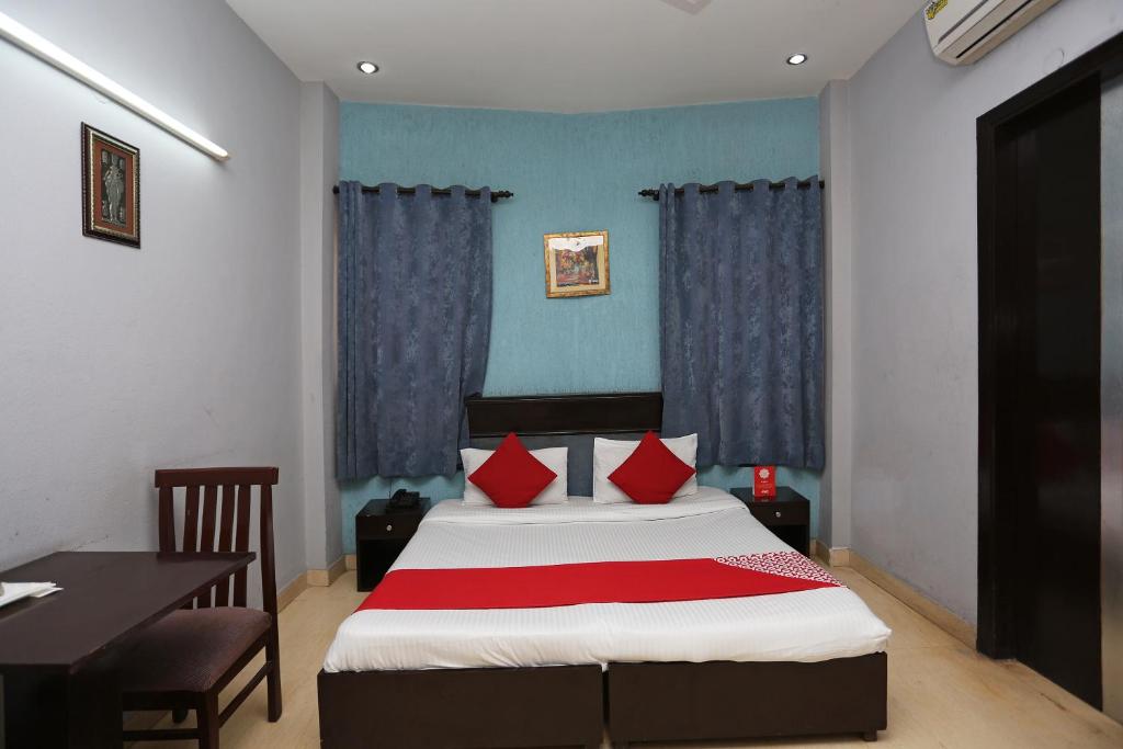 Двухместный (Бюджетный двухместный номер с 1 кроватью), OYO 3662 Galaxxy Inn