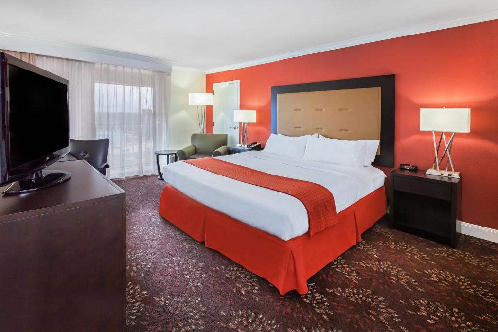 Holiday Inn Tyler - Conference Center, an IHG Hotel photo 3