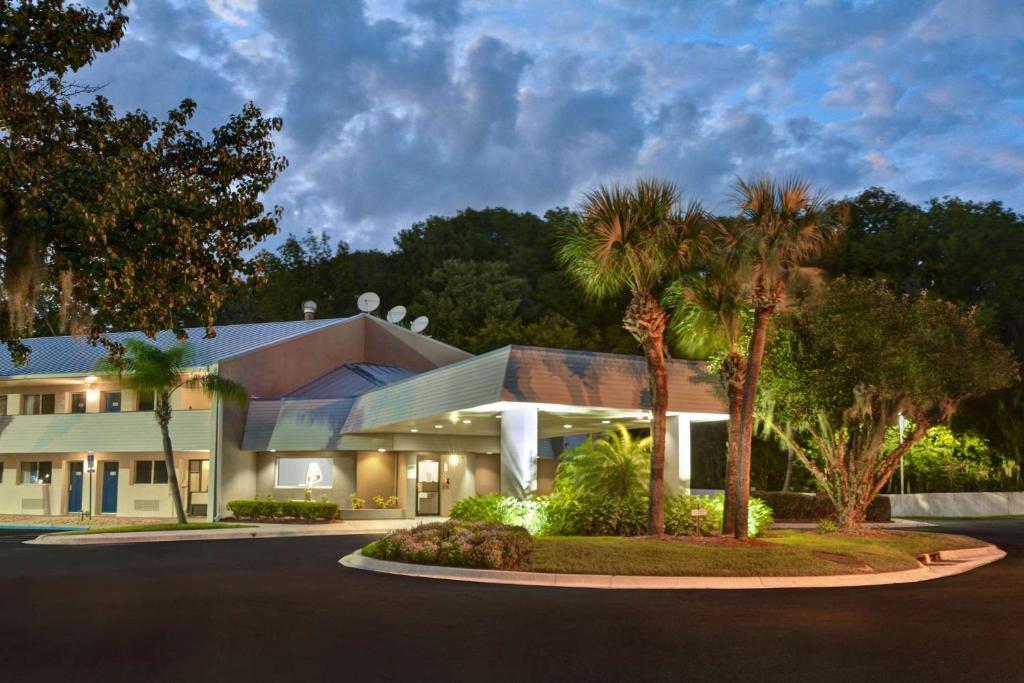 Studio 6-Jacksonville, FL - Baymeadows photo 2