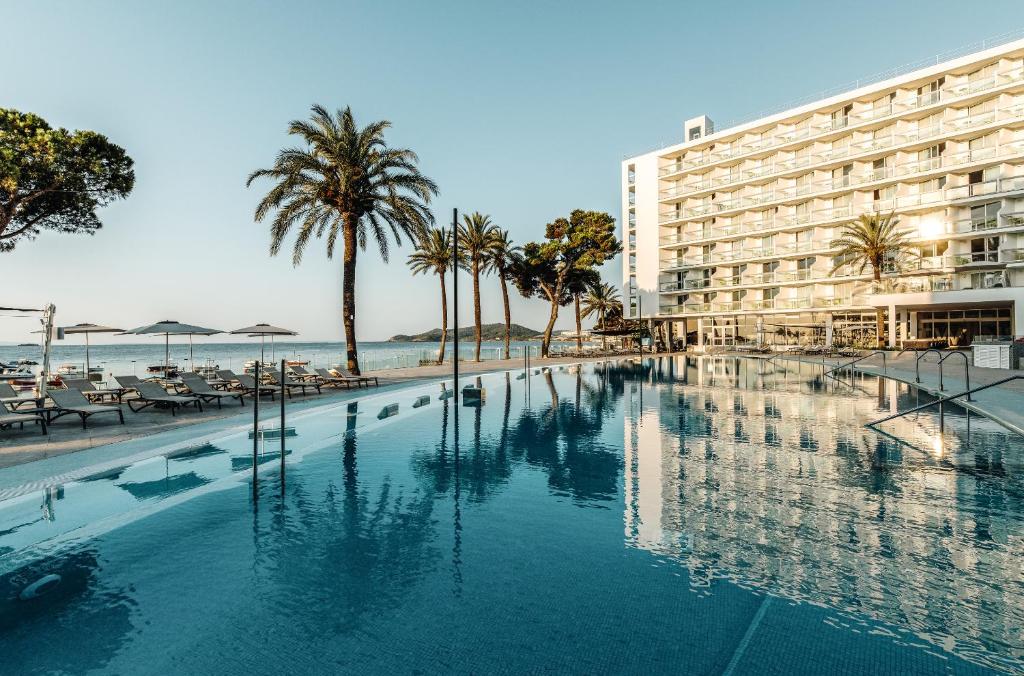 The Ibiza Twiins Hotel - Tap to explore photos
