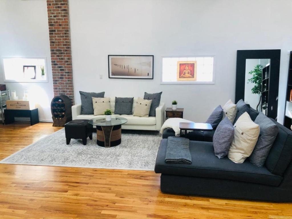 UPDATED Amazing Bi -Level Condo minutes from water views of New York City image