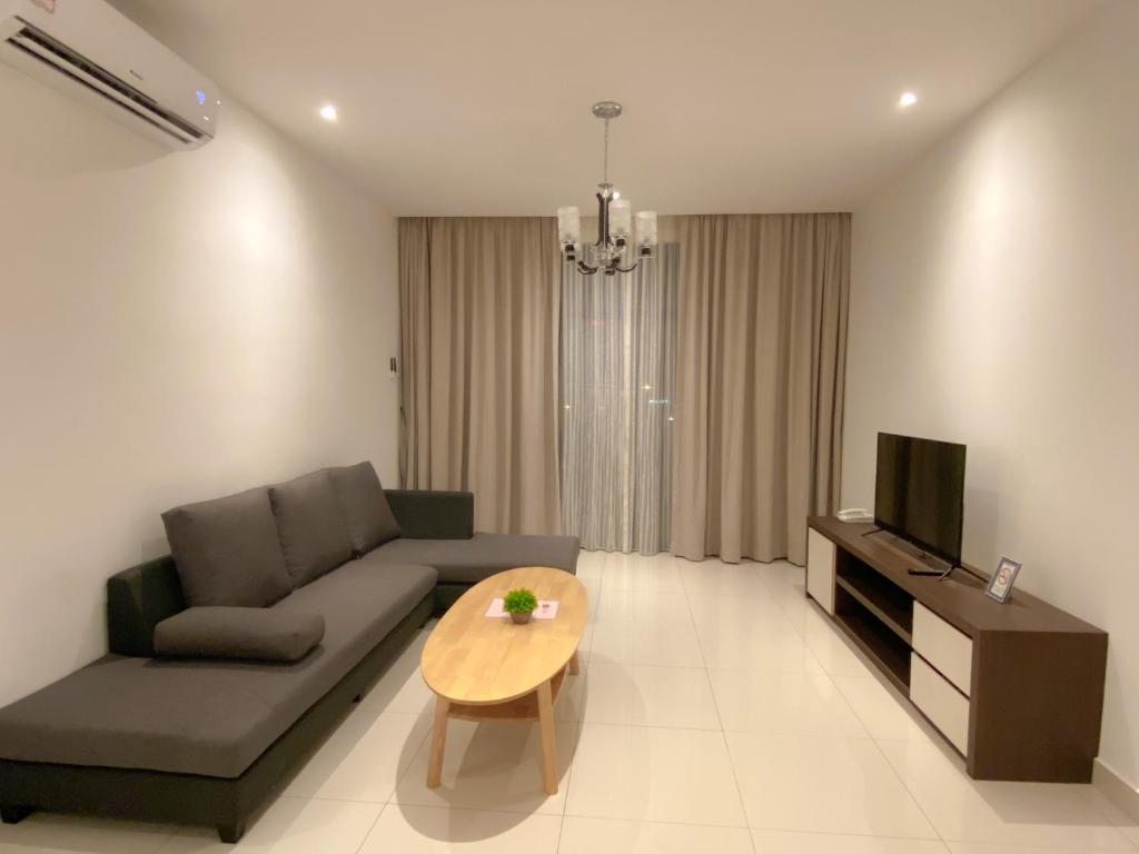AZ Hotel & Serviced Apartments - Tap to explore photos