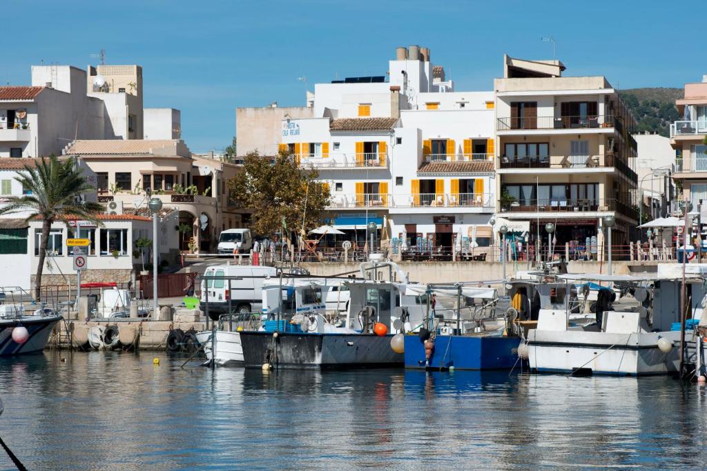 Hostal Cala Ratjada photo 1