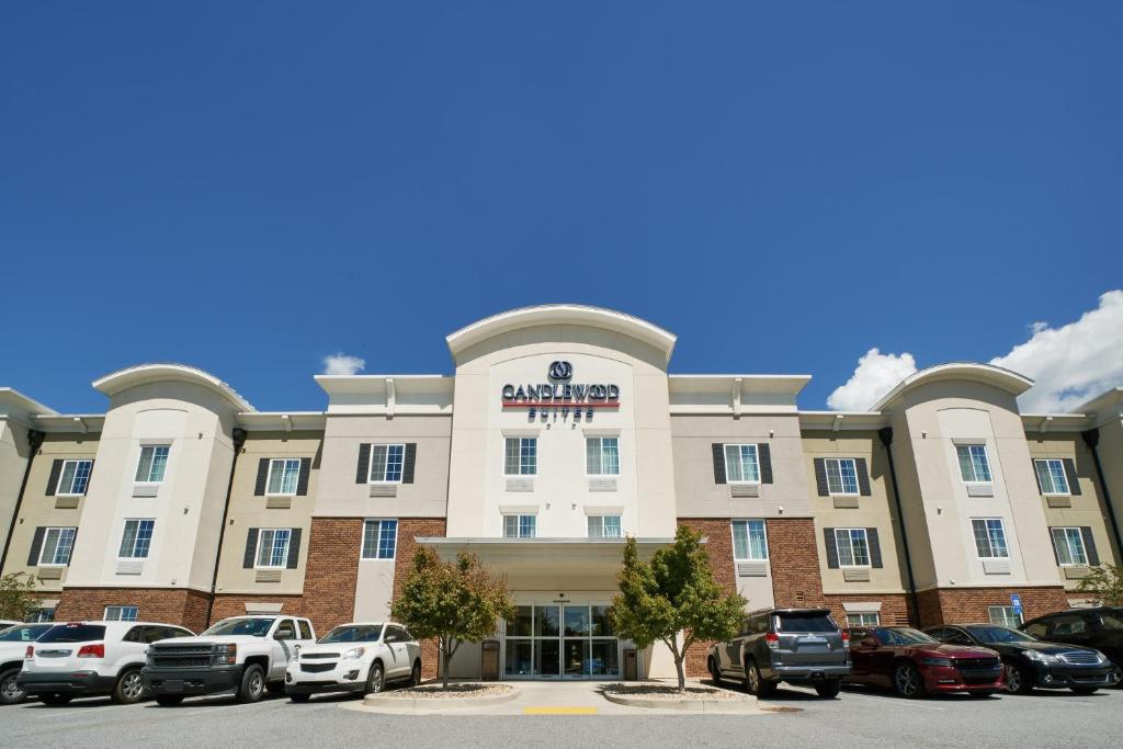 Candlewood Suites Columbus-Northeast, an IHG Hotel image