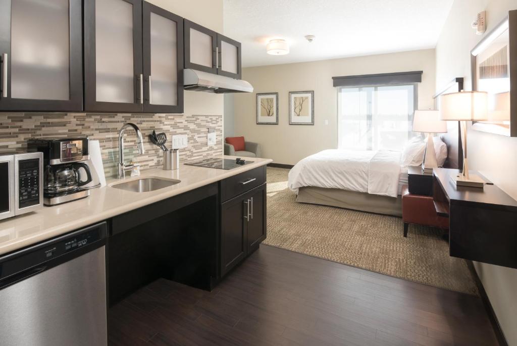 Staybridge Suites - Saskatoon - University, an IHG Hotel photo 2