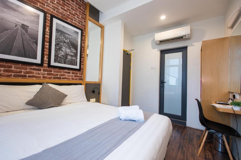 Двухместный (Улучшенный двухместный номер с 1 кроватью), B Street Hotel