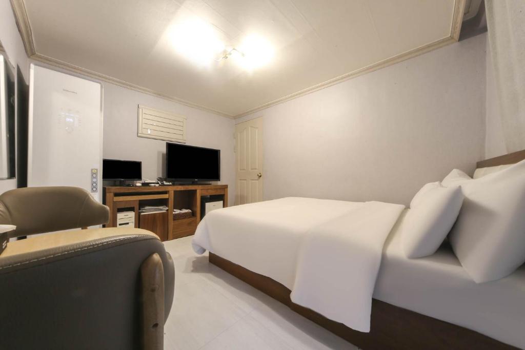 Goodstay Grand Motel Chuncheon photo 4