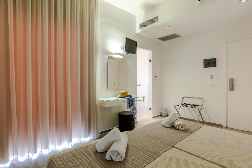 Двухместный (Улучшенный двухместный номер с 1 кроватью), Atlantis City Hotel