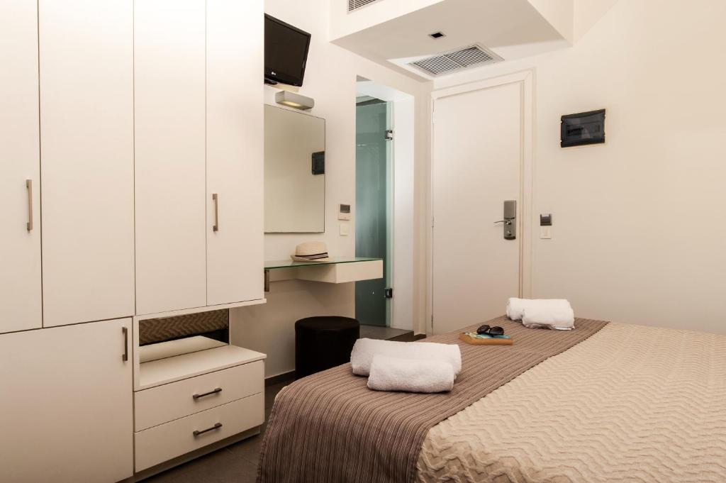 Двухместный (Улучшенный двухместный номер с 1 кроватью), Atlantis City Hotel