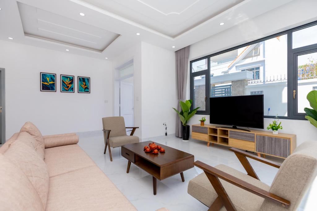 Palm Villa 11 (Luxury) 8 Phòng Ngủ