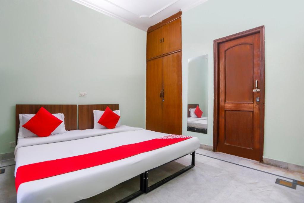 Трехместный (Классический трехместный номер), OYO 72287 Hotel Green View