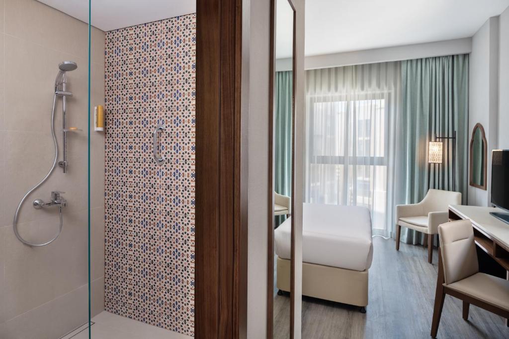 Двухместный (Номер с кроватью размера «queen-size» и видом на рынок), Отель Super 8 by Wyndham Dubai Deira