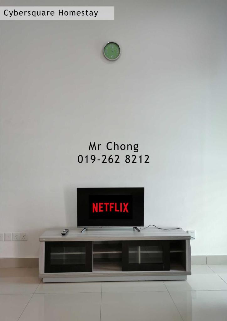 Cybersqaure Studio Suites with Netfilx @10 min walking distance to McD photo 2