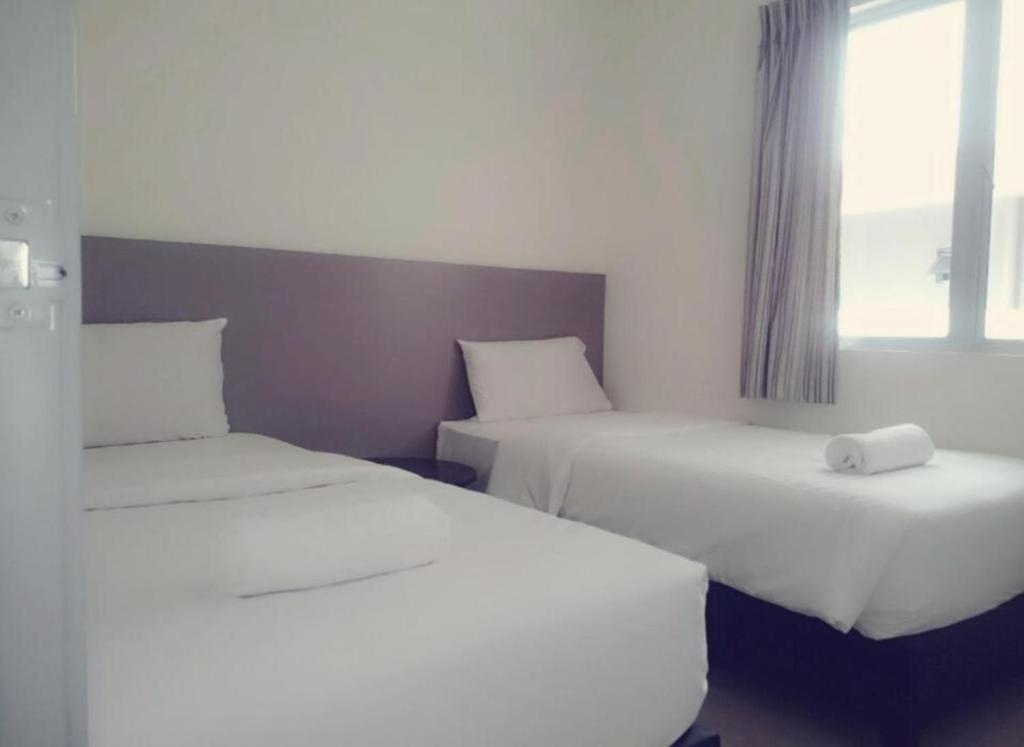 Апартаменты (Улучшенные апартаменты с 2 спальнями), Duta Hotel & Residence