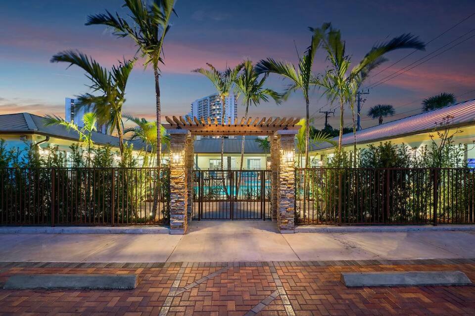 Bermuda Bungalows (Tropical Island Getaway) Room Type - Two-Bedroom Bungalow