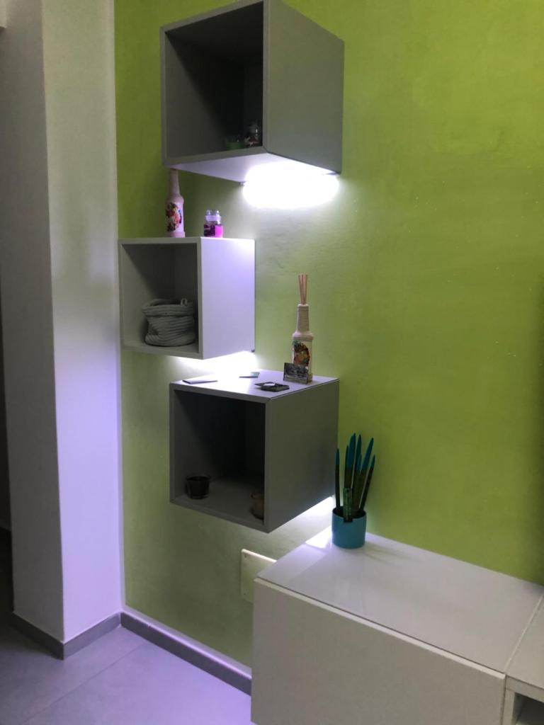 CASA VACANZE MODERN WALLS - Tap to explore photos