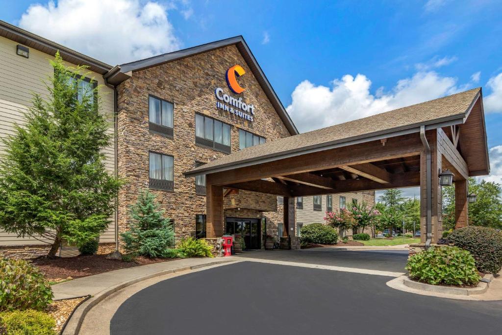 Comfort Inn & Suites image