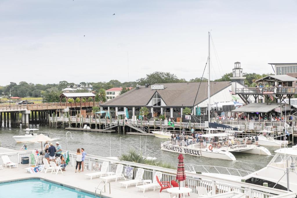 Shem Creek Inn photo 3