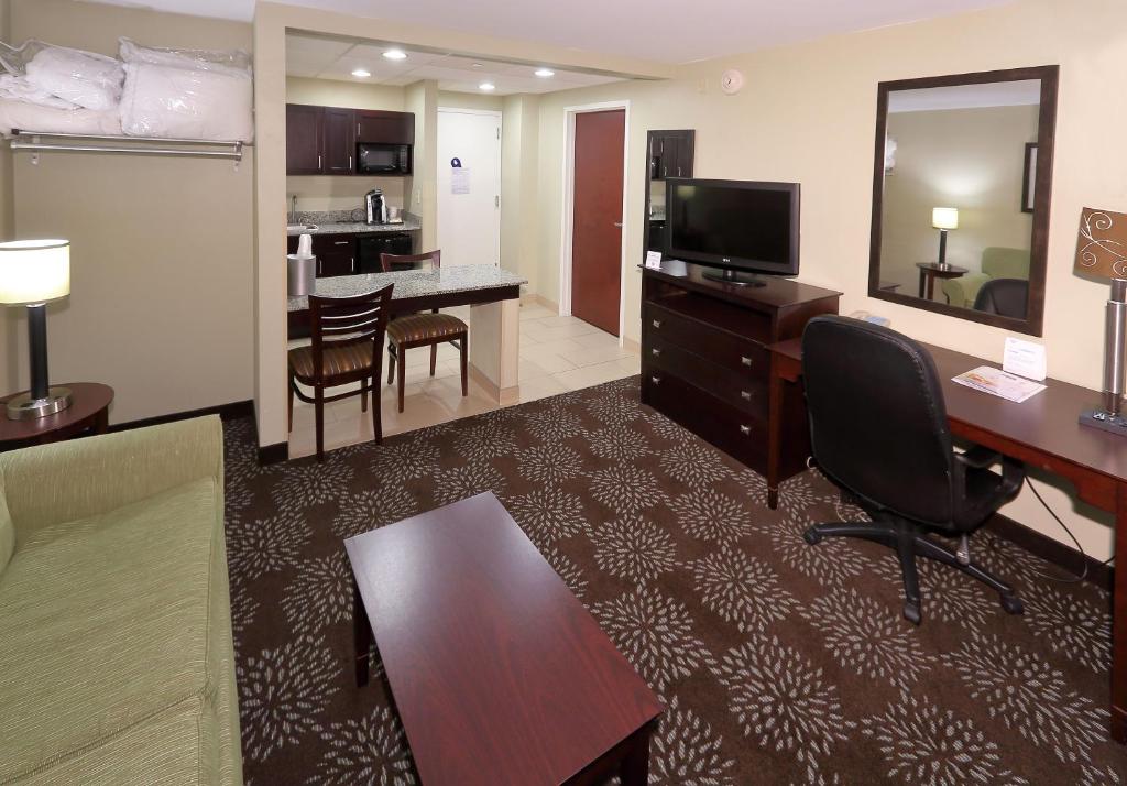 Holiday Inn Express Pittsburgh West - Greentree, an IHG Hotel photo 3