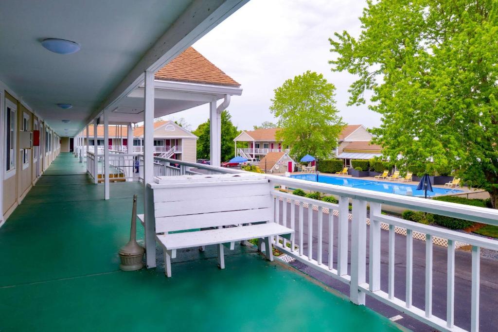 Rodeway Inn Orleans - Cape Cod photo 1