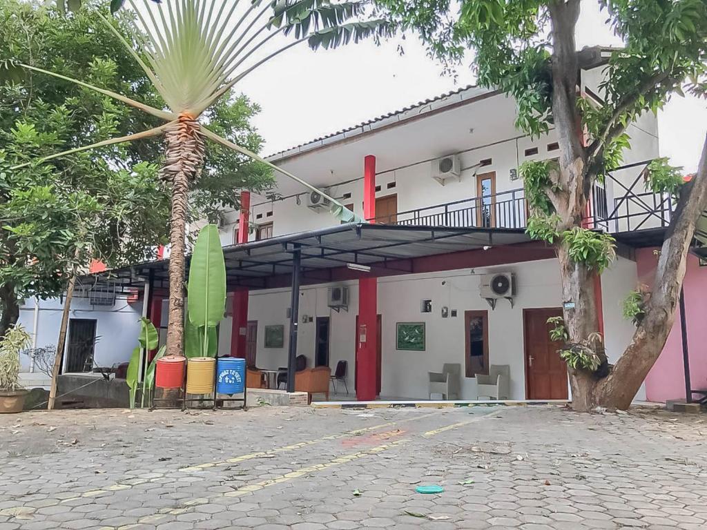 Rumah Panggung Guest House Syariah Mitra RedDoorz photo 4