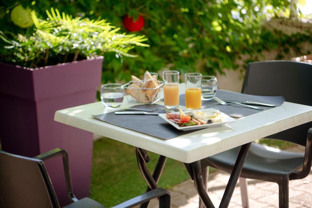 Kyriad Hotel Lyon Givors photo 1