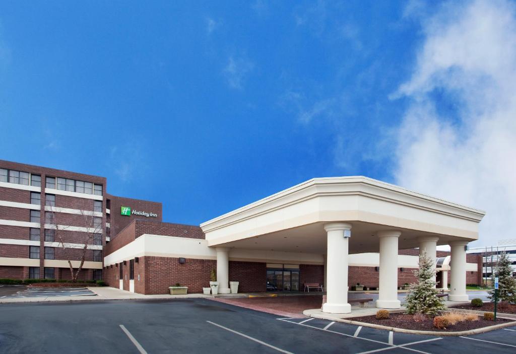 Holiday Inn Dayton/Fairborn Interstate 675, an IHG Hotel image
