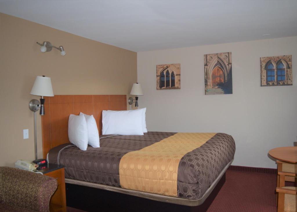 Knights Inn Arnprior photo 3
