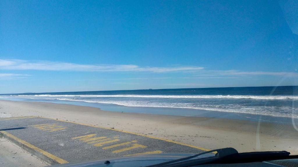 Tranquilidade a alguns passos da praia - churrasqueira, super wi-fi! photo 4