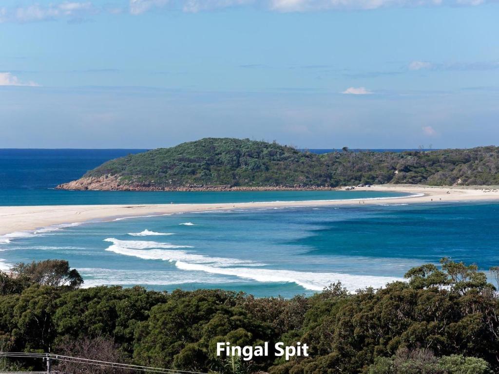 Barefoot 7 Fabulous Fingal Bay photo 4