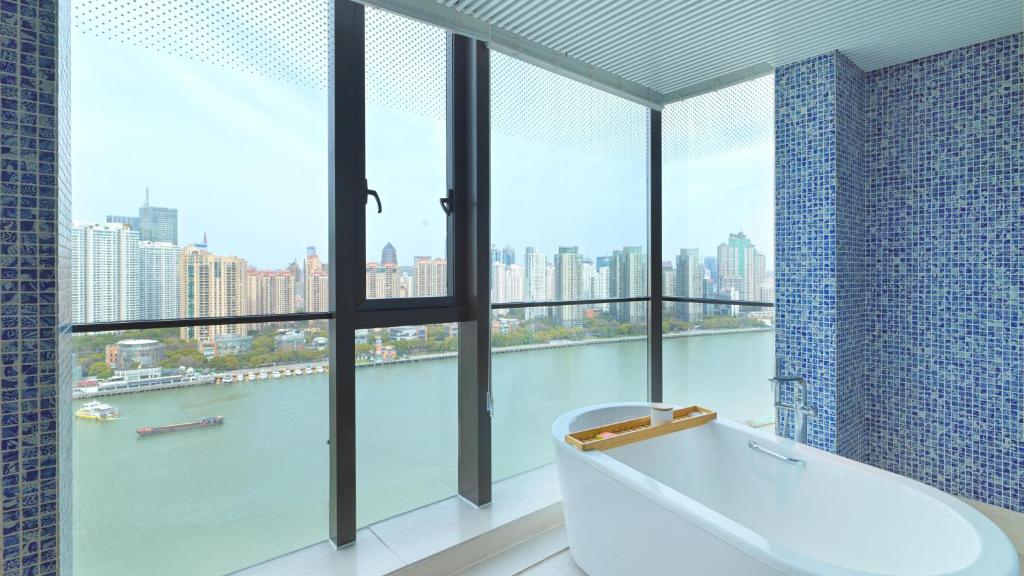 Двухместный (Номер Indigo с живописным видом), Hotel Indigo Shanghai On The Bund