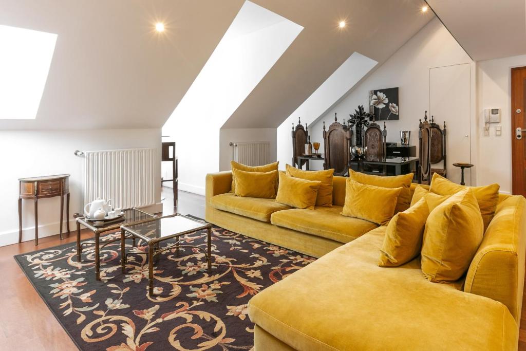 Апартаменты (Мансардный номер с двумя спальнями), Lisbon Rentals Chiado