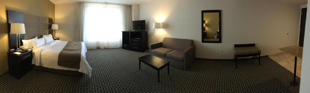 Сьюит (Люкс - Для некурящих), Holiday Inn Mexico Santa Fe