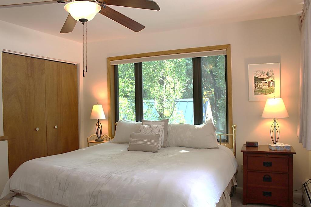 Shadow Mountain Lodge photo 1