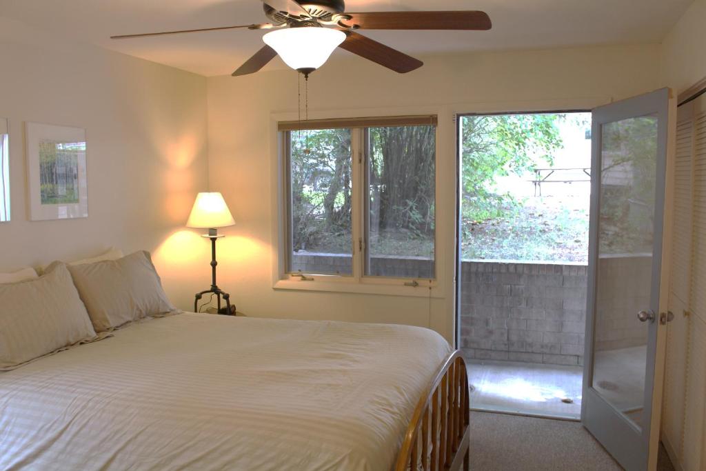 Shadow Mountain Lodge photo 2