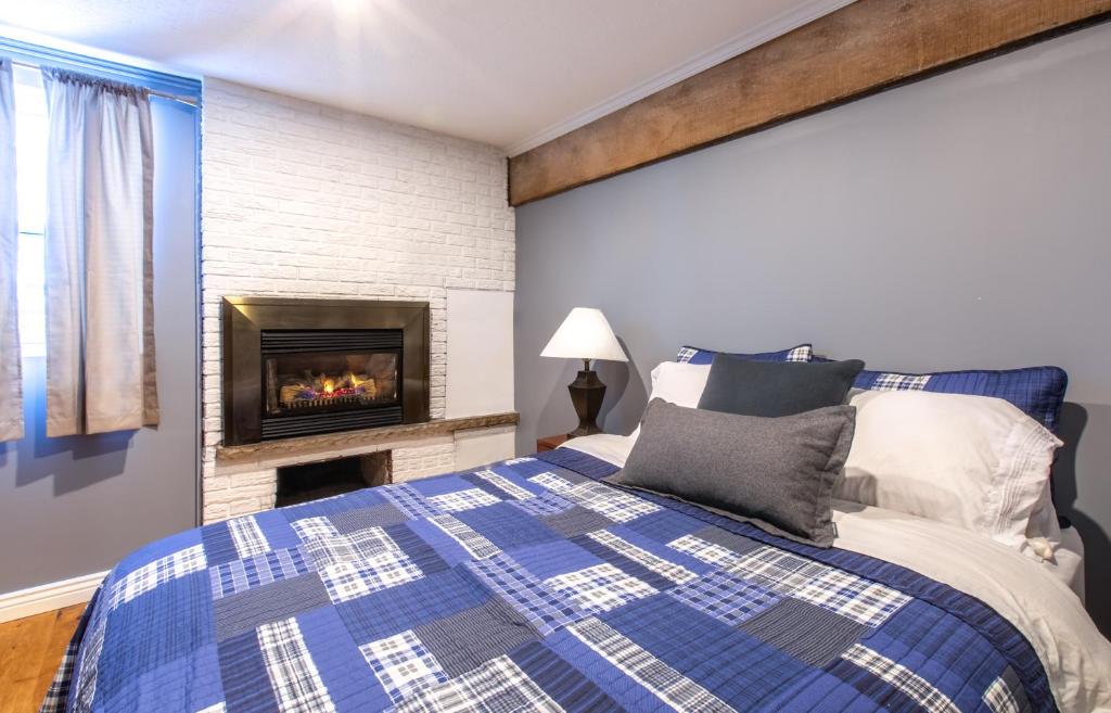 4 Bedroom Rustic Chalet photo 4