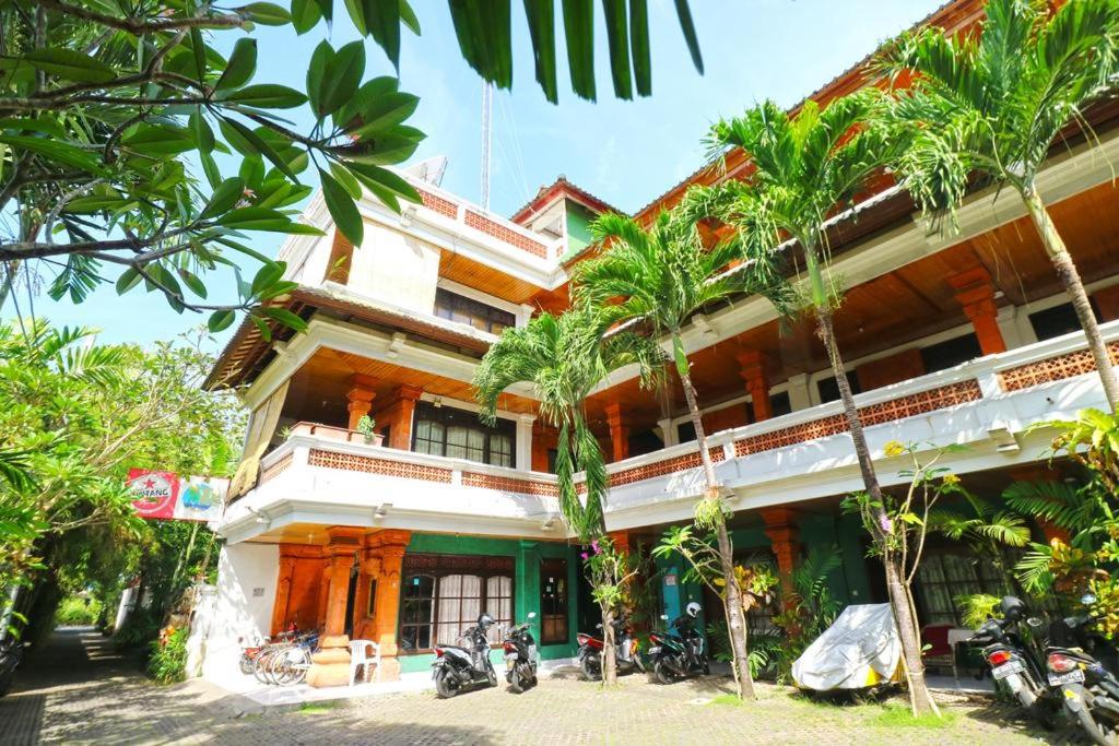 Bali Senia Hotel - Tap to explore photos
