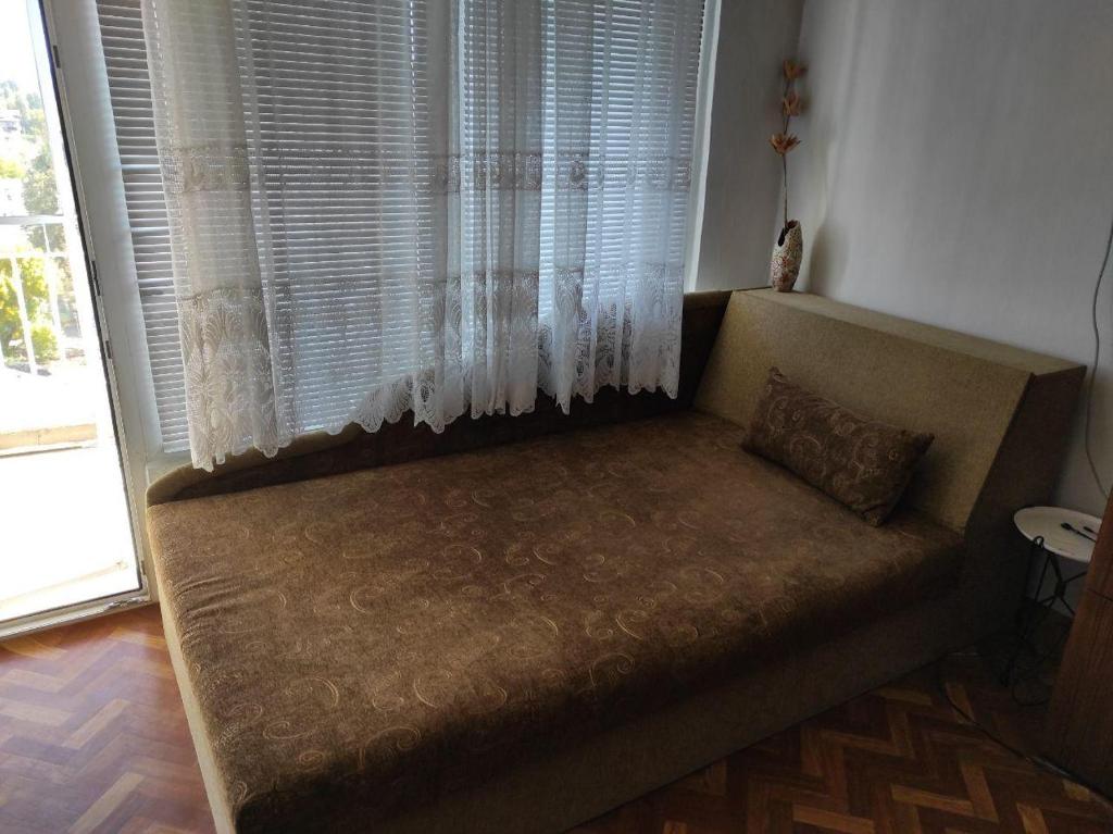 Apartment next to the center NO TV NO WI FI photo 2