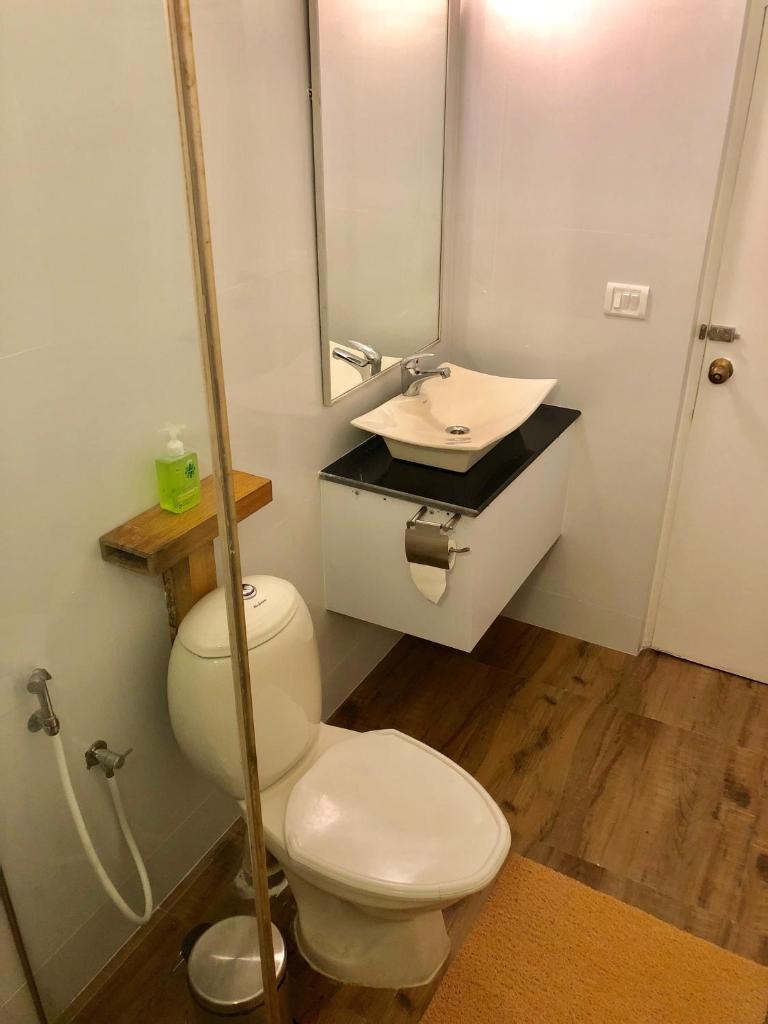 Номер (Кровать в общем 8-местном номере для мужчин и женщин), Bedrock Boutique Hostel