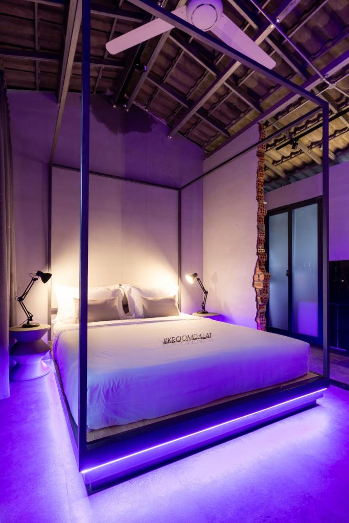 BLUE FINGERS DALAT - UNIQUE STUDIO