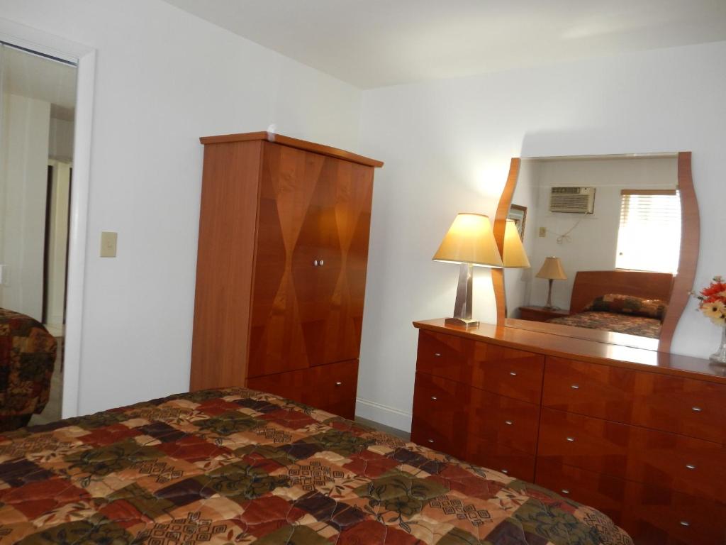Shell Motel Hollywood photo 1