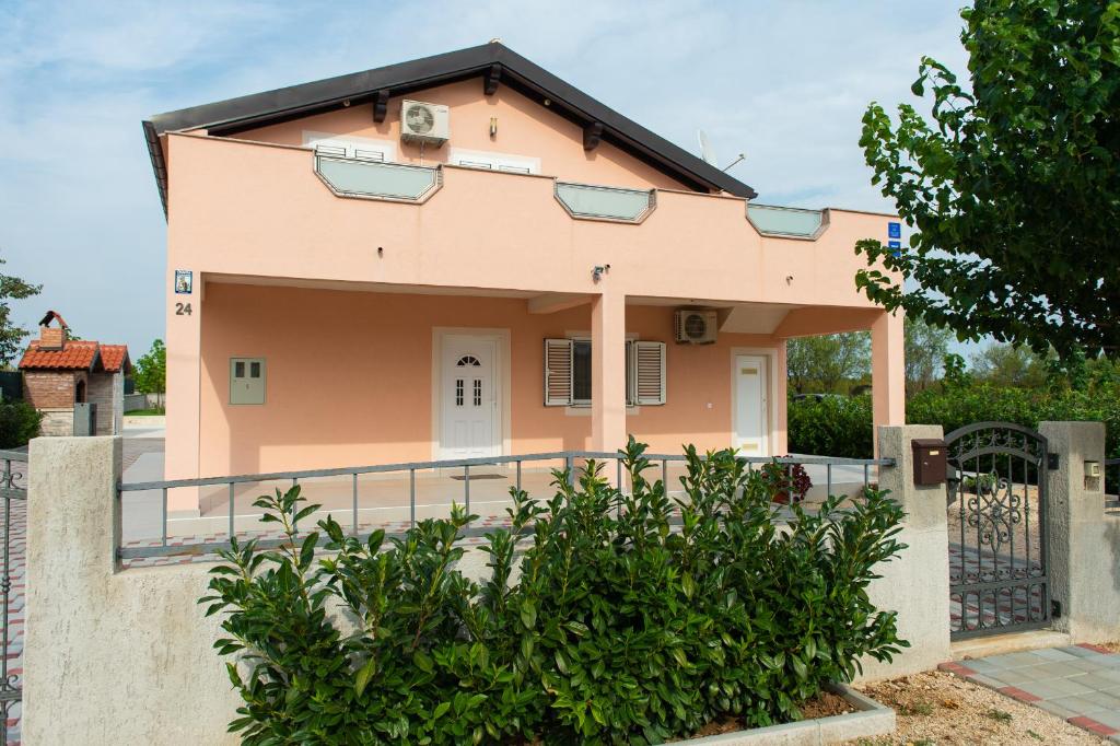 Villa Verbena photo 2