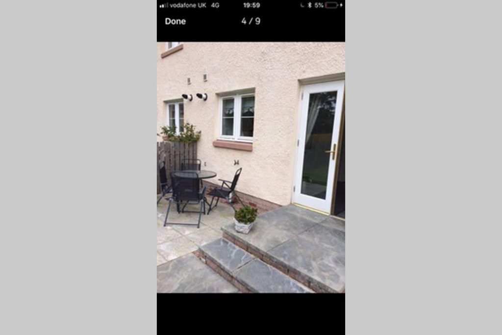 Kingseat 3 Bed Home With Fast Fibre WiFi &Parking photo 3