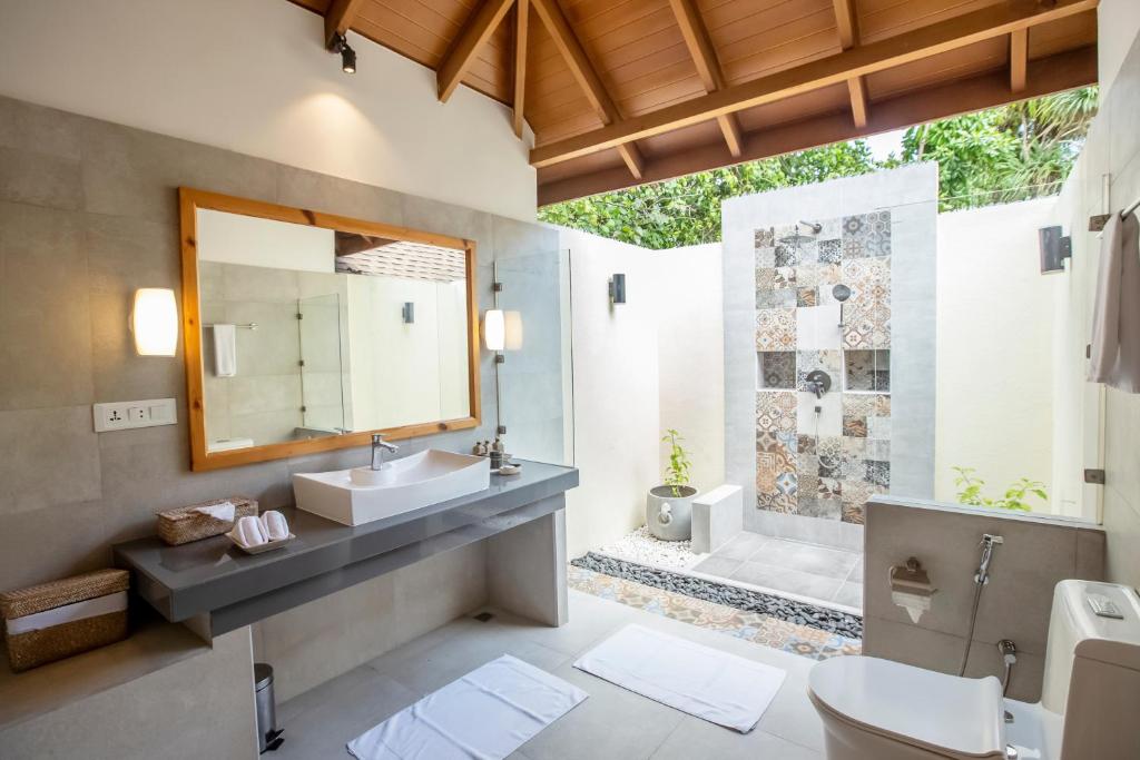 Вилла (Люкс на пляже Делюкс), Reethi Faru Resort