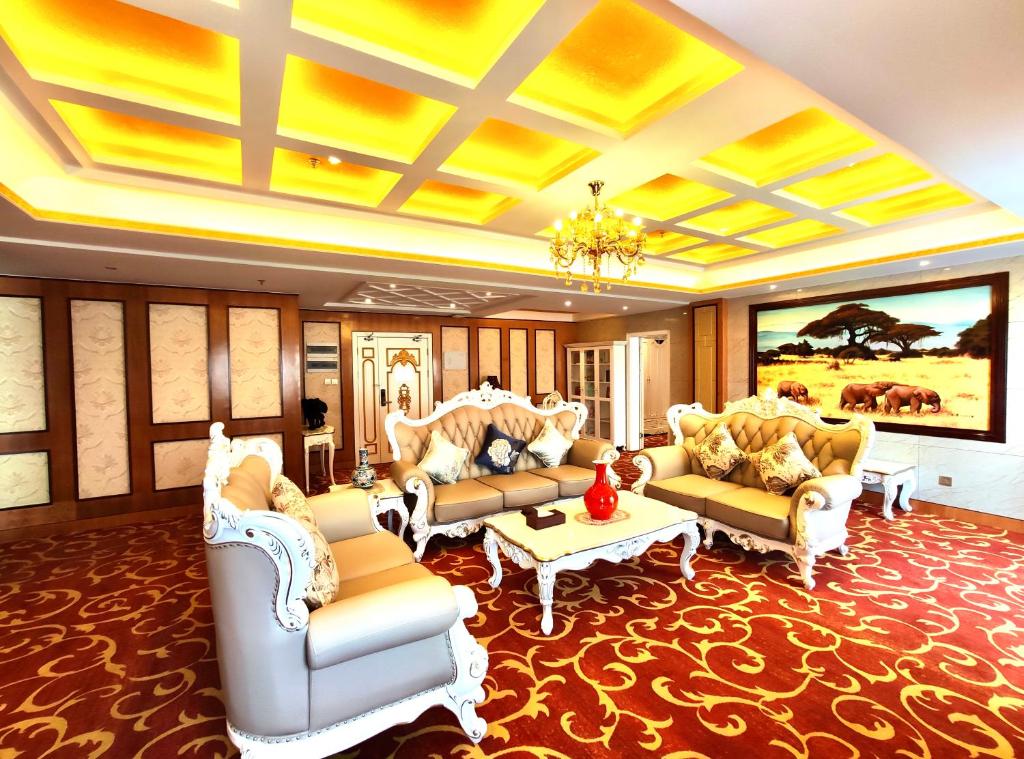 Golden Peacock Hotel Blantyre photo 2