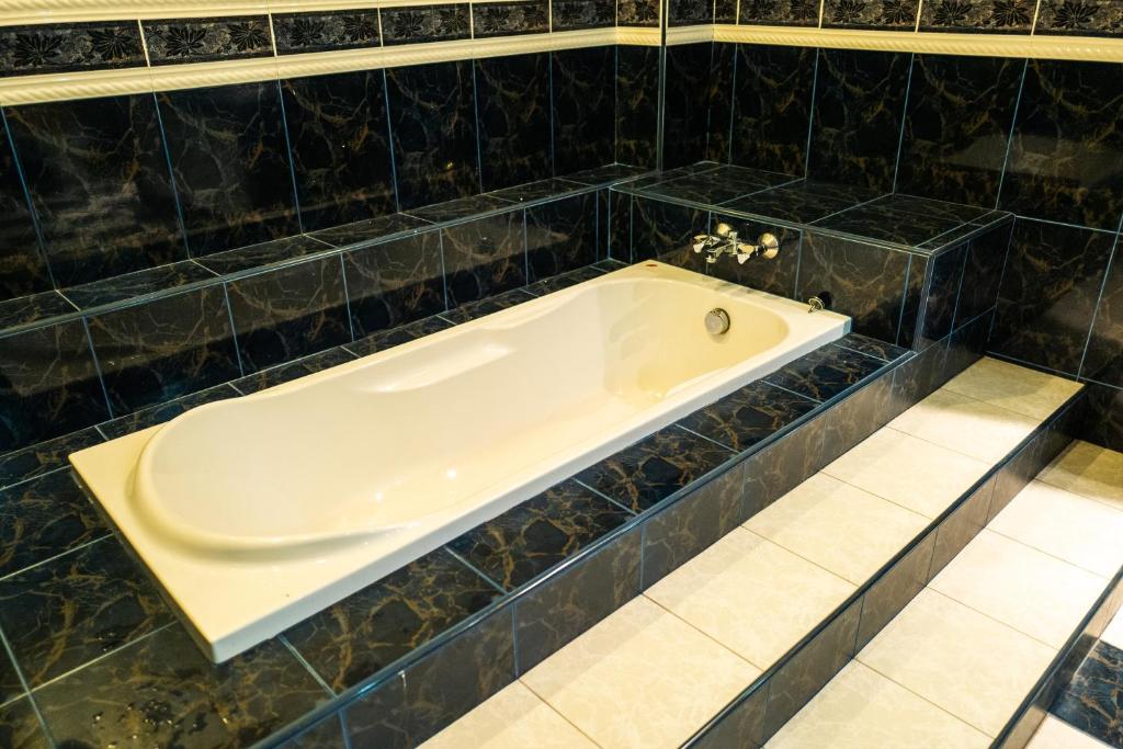 MK Homestay Wakaf Che Yeh with bathtub - Max 14 Pax photo 1