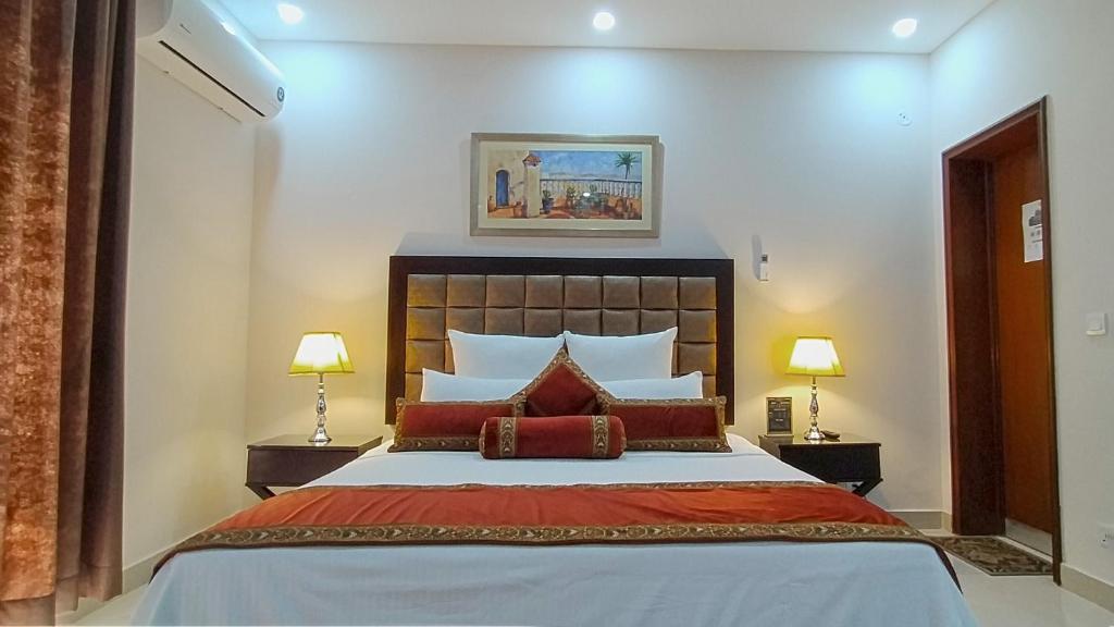 Hotel Gulberg Grand photo 2