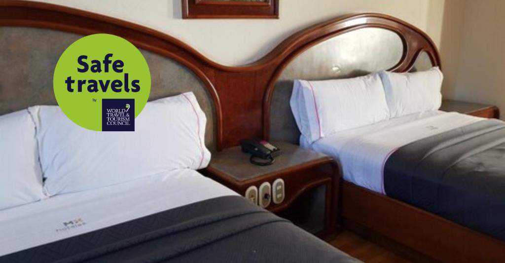 Двухместный (Двухместный номер с 2 двуспальными кроватями), Hotel MX congreso