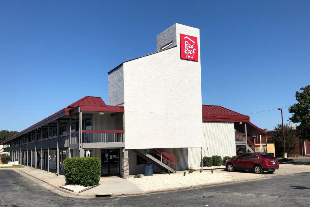 Red Roof Inn Greenville, NC image